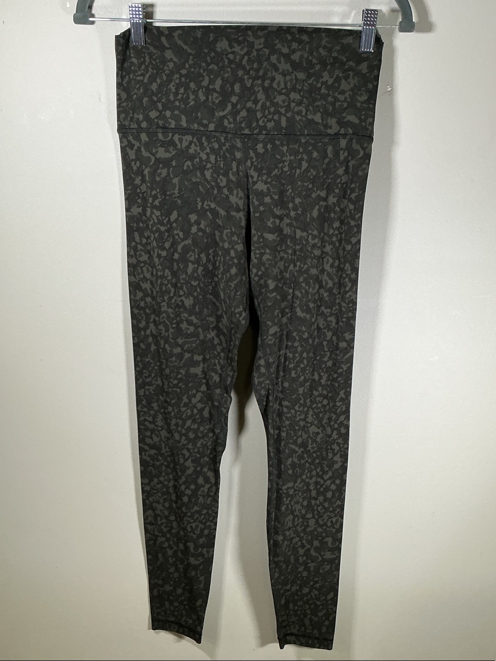 Lululemon Black Gray Abstract Camo Leggings High Rise Size M/L